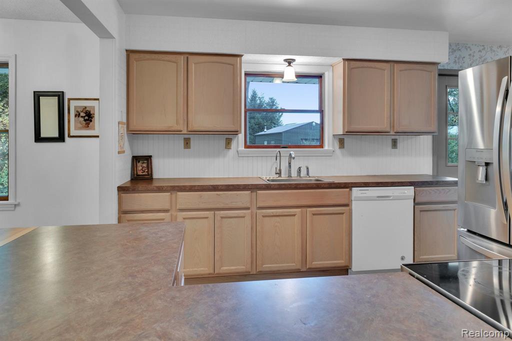 2829 Pineway Trail Howell, MI 48855 - Photo 8 of 32 Gallery Image 8