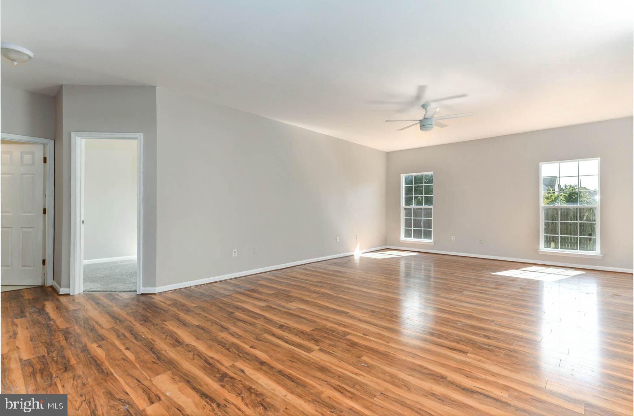 404 Robbins Farm Road Cambridge, MD 21613 - Photo 5 of 52 Living Room