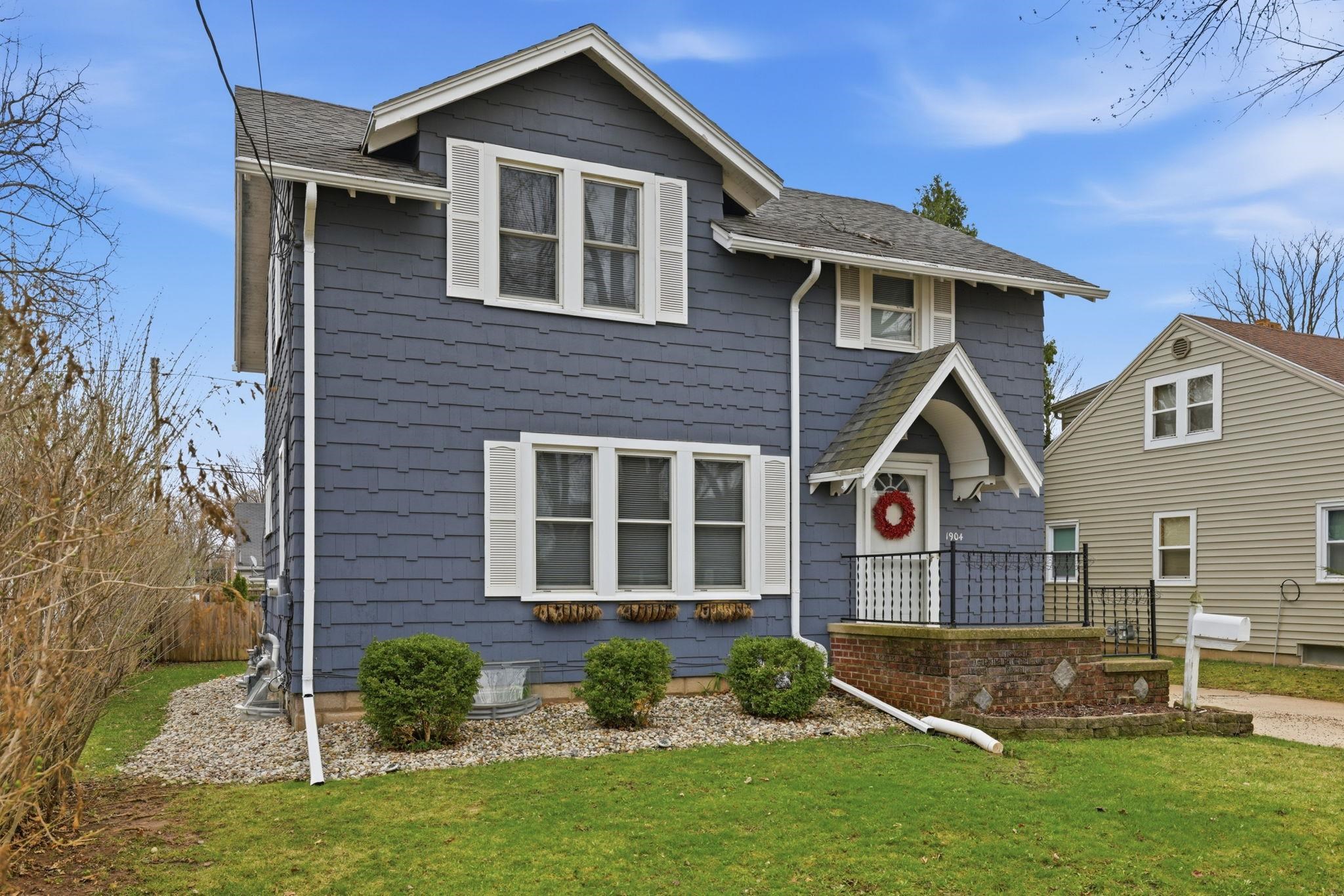 1904 North Alvin Street Appleton, WI 54911 - Photo 2 of 56