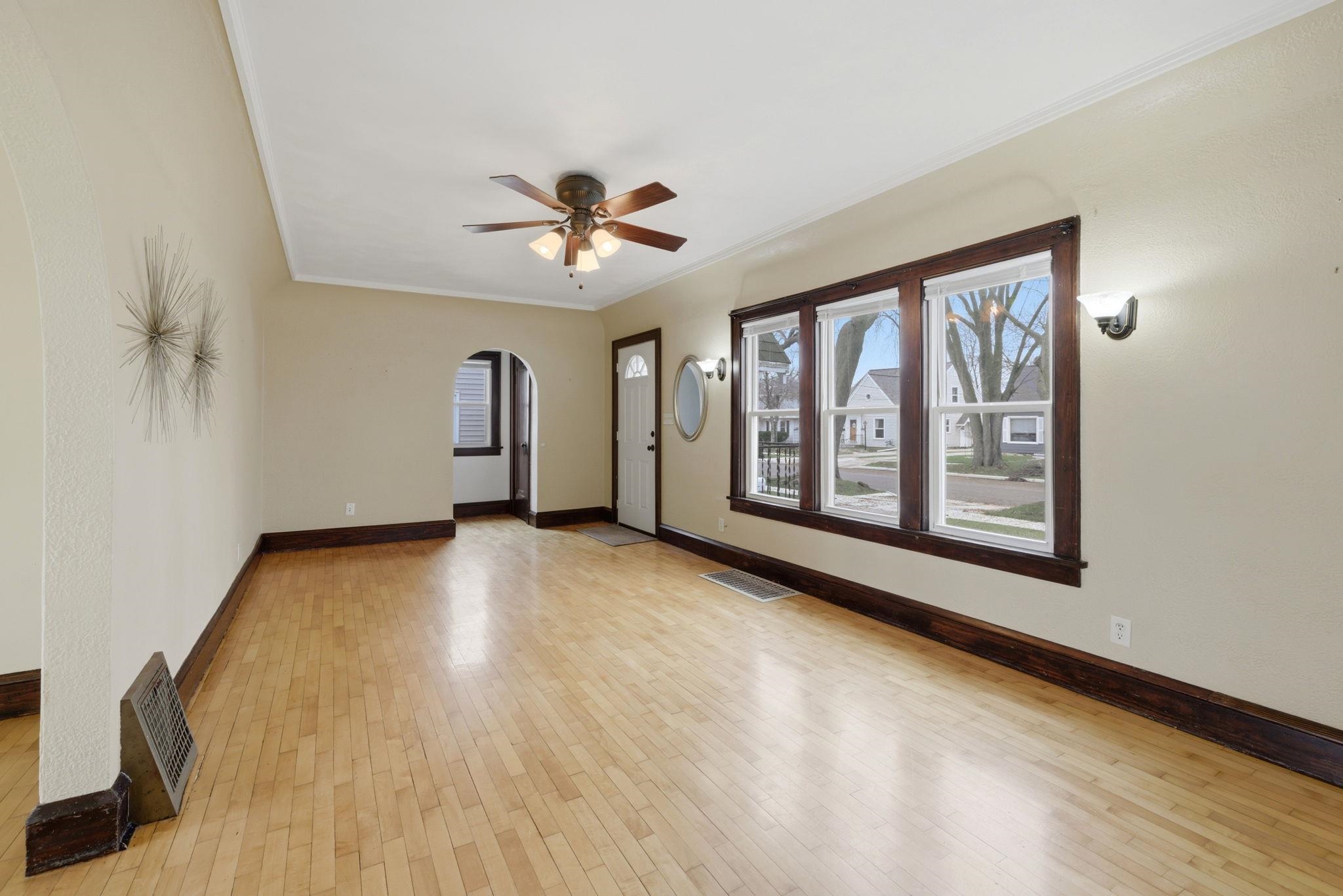 1904 North Alvin Street Appleton, WI 54911 - Photo 9 of 56