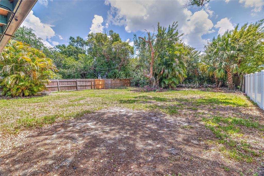 831 Lakeside Drive Largo, FL 33778 - Photo 40 of 43