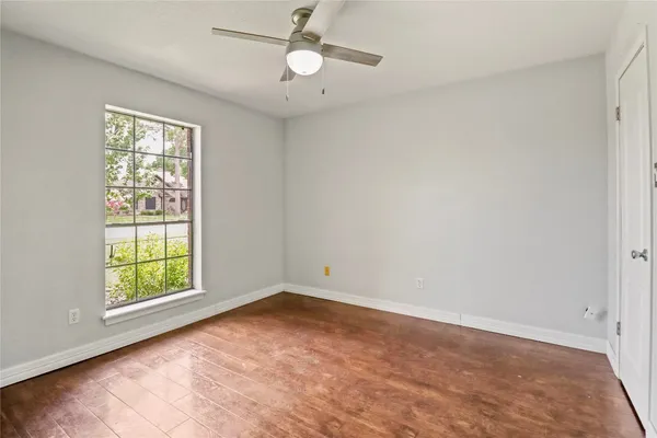 $324,900 | 37 North Erik Drive, Angleton, TX 77515