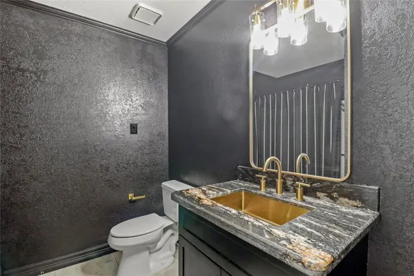 $324,900 | 37 North Erik Drive, Angleton, TX 77515