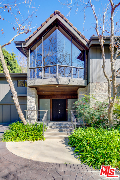 1000 Chantilly Road Los Angeles, CA 90077 - Photo 2 of 28