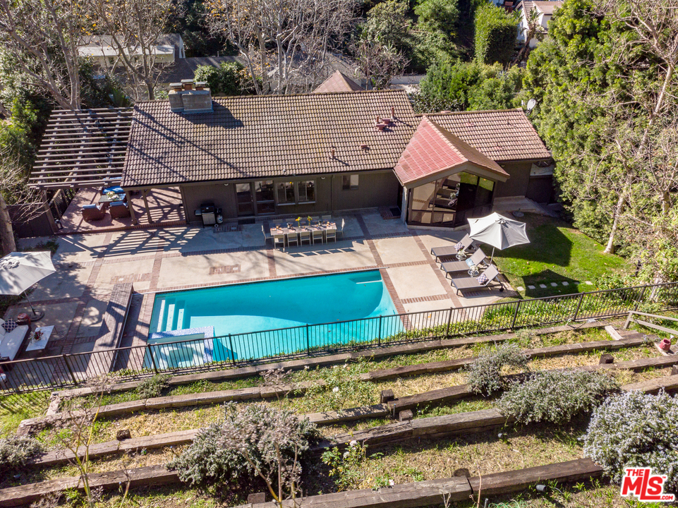 1000 Chantilly Road Los Angeles, CA 90077 - Photo 16 of 28