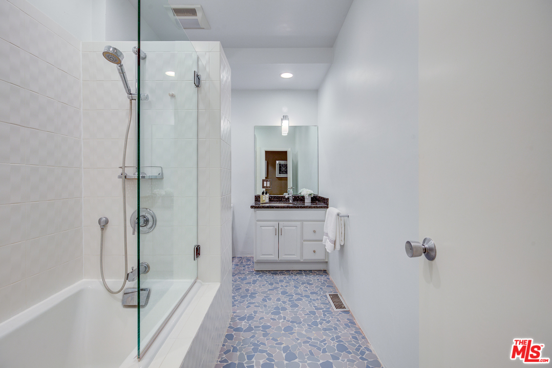 1000 Chantilly Road Los Angeles, CA 90077 - Photo 22 of 28