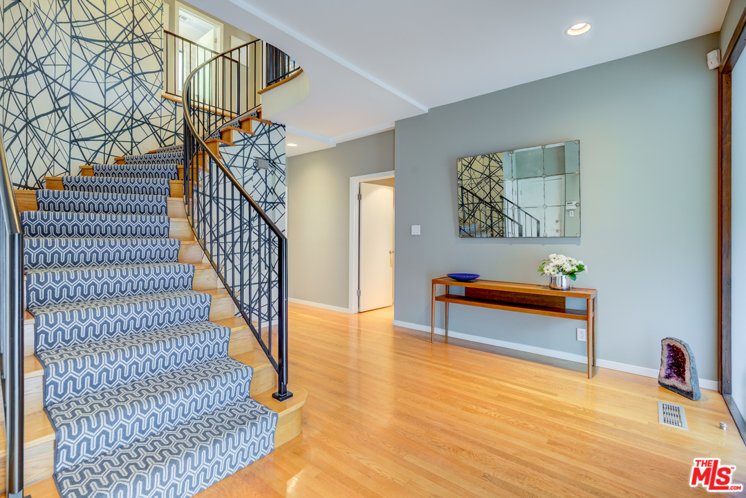 1000 Chantilly Road Los Angeles, CA 90077 - Photo 4 of 28