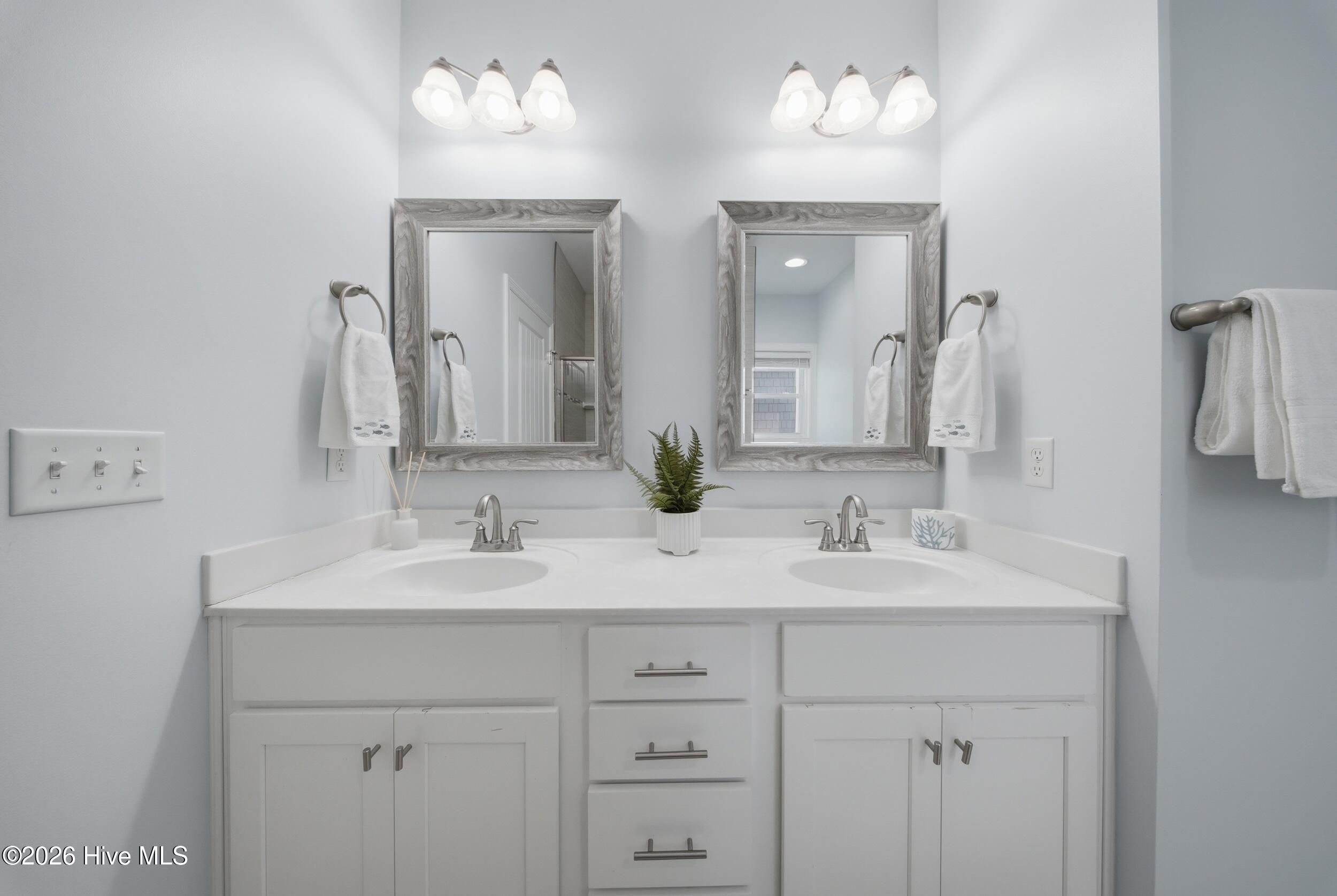 926 Observation Lane Topsail Beach, NC 28445 - Photo 16 of 75 69_top level bathroom