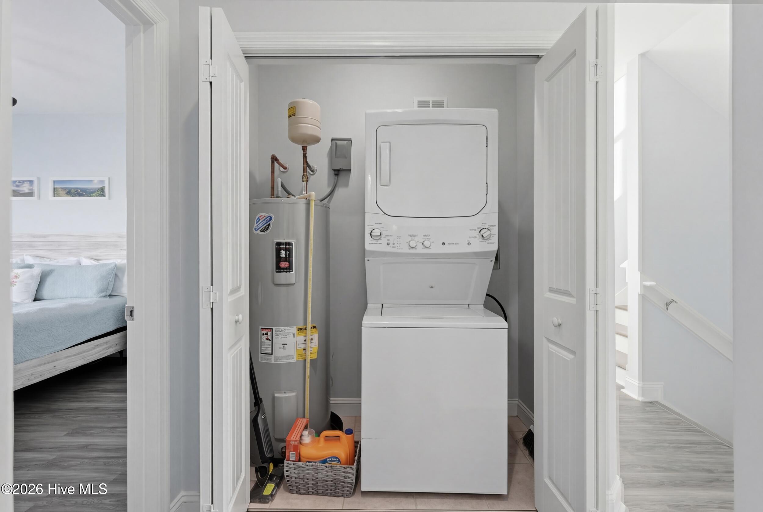 926 Observation Lane Topsail Beach, NC 28445 - Photo 25 of 75 39_laundry