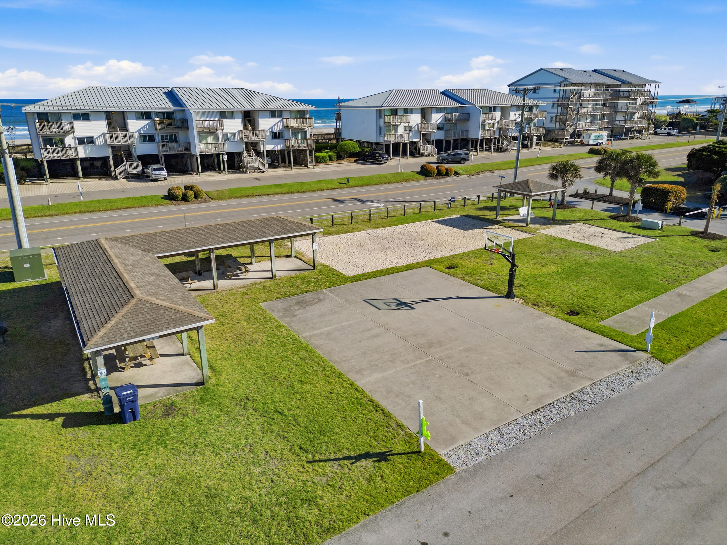 926 Observation Lane Topsail Beach, NC 28445 - Photo 57 of 75 85_picnic basketball court