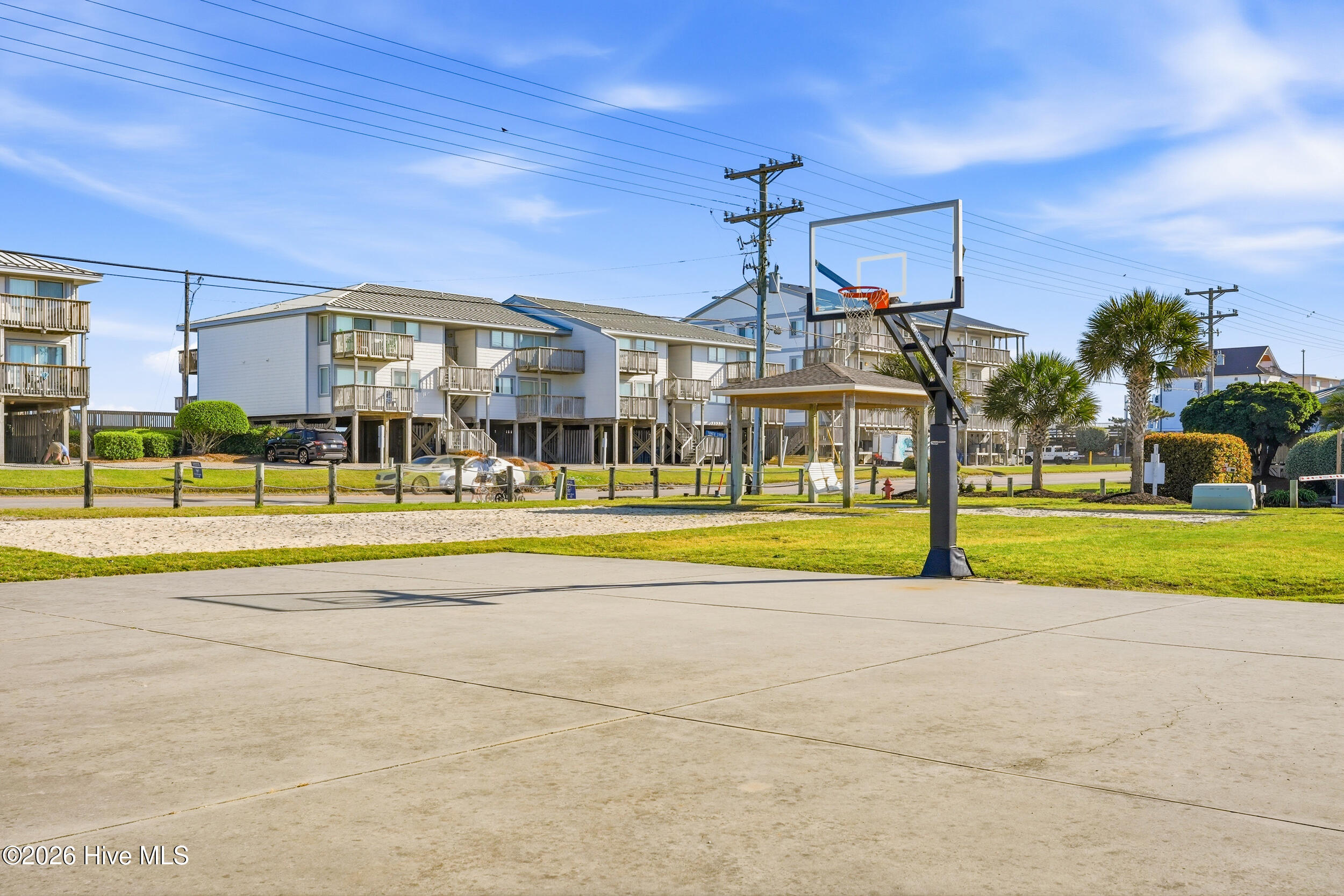 926 Observation Lane Topsail Beach, NC 28445 - Photo 59 of 75 87_basketball