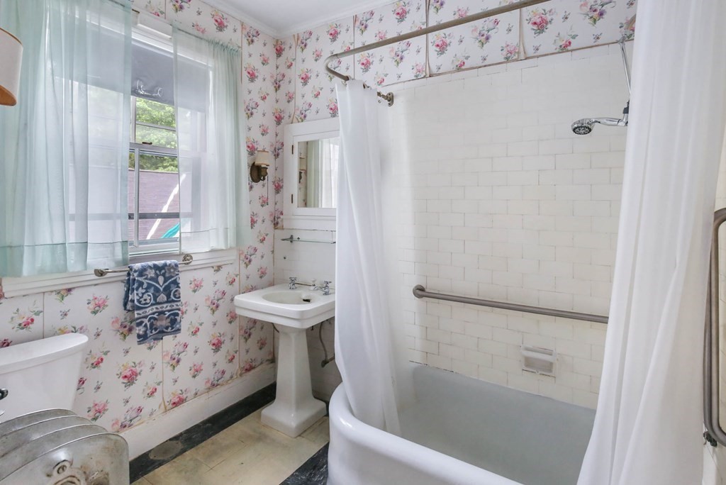 5 Fenimore Road Worcester, MA 01609 - Photo 21 of 34