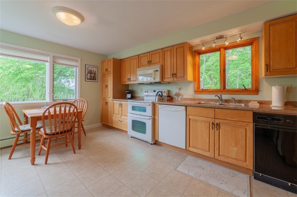 341 East Side Road Trevett, ME 04571 - Photo 5 of 19 Kitchen/Dining Area