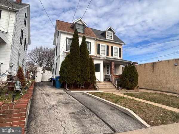 $300,000 | 17 Walnut Street, Clifton Heights, PA 19018