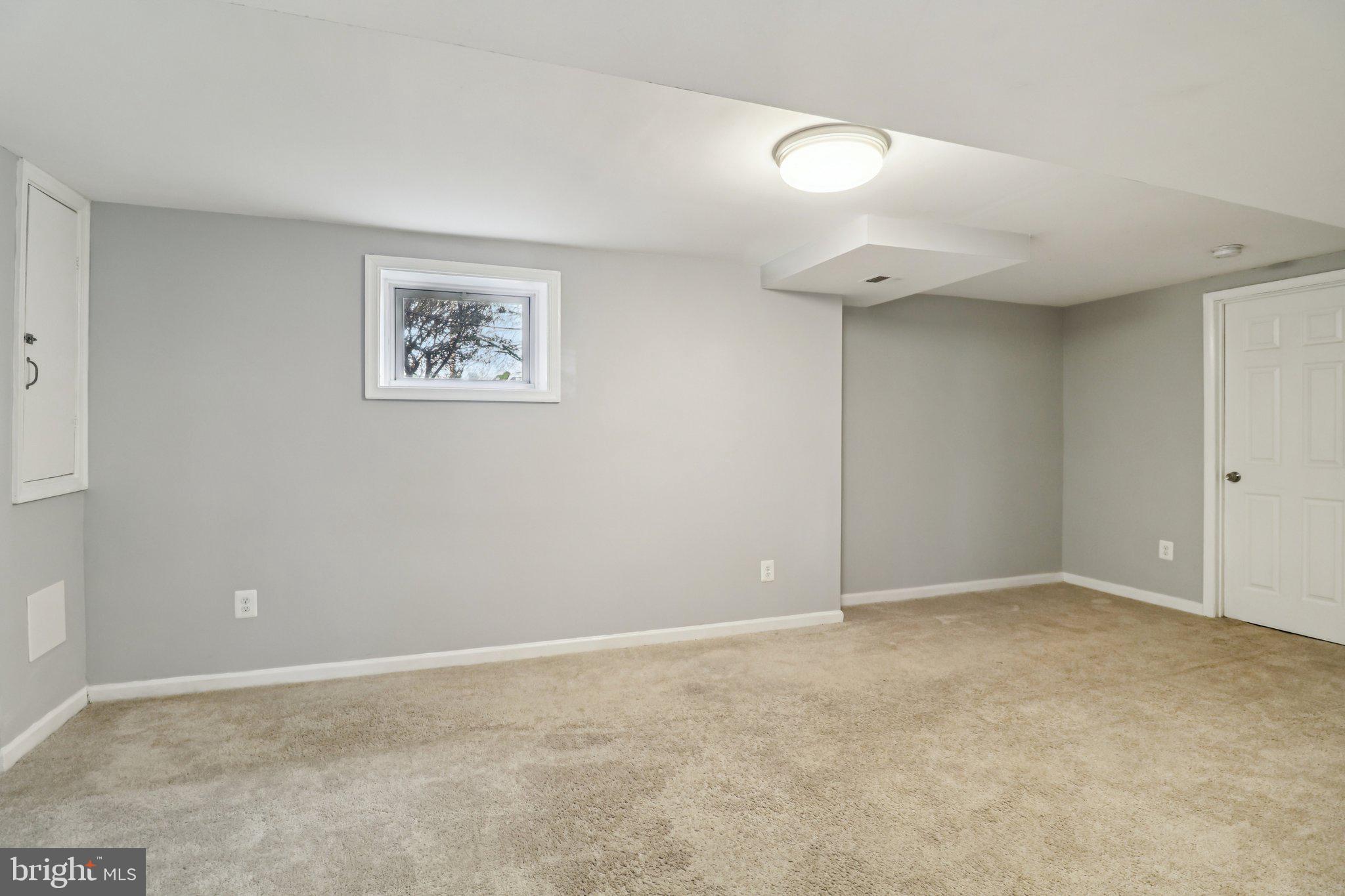 11515 Orebaugh Avenue Silver Spring, MD 20902 - Photo 39 of 69 a view of an empty room
