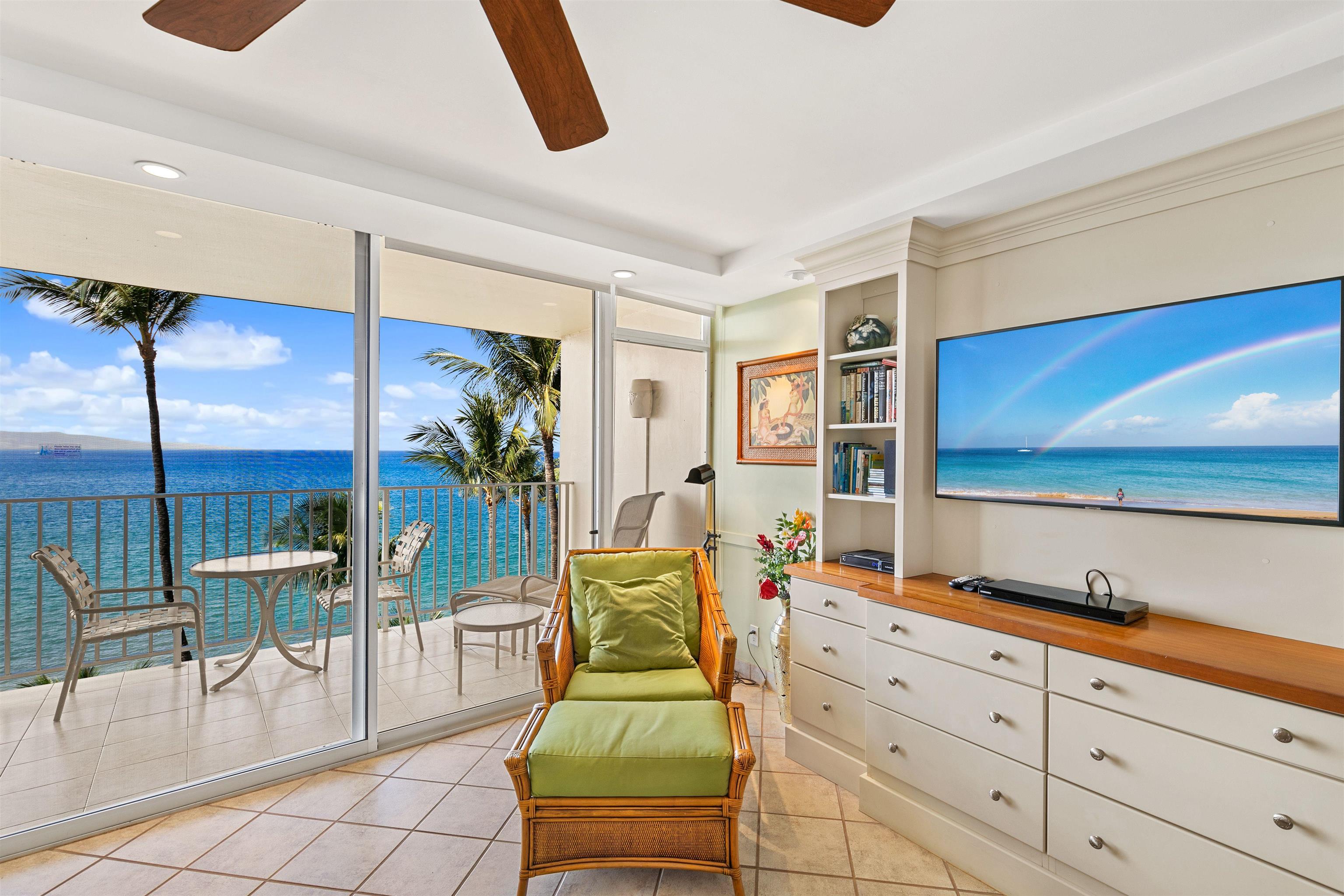 2480 South Kihei Road, Unit 702 Kihei, HI 96753 - Photo 3 of 24 a living room with furniture