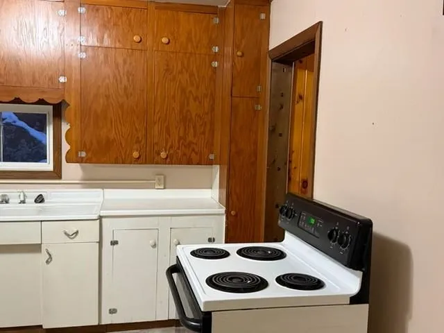 $115,900 | 761 Western Avenue, Berlin, NH 03570