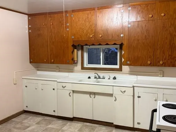 $110,900 | 761 Western Avenue, Berlin, NH 03570