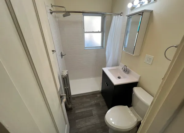 $1,595 | 5005 West Newport Avenue, Unit 1, Chicago, IL 60641