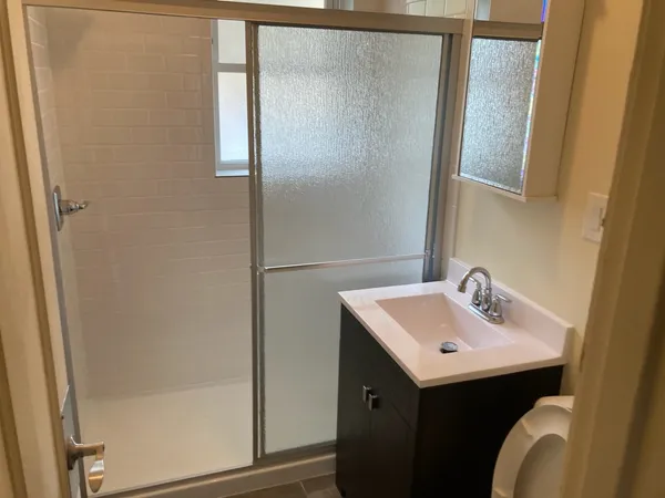 $1,595 | 5005 West Newport Avenue, Unit 1, Chicago, IL 60641