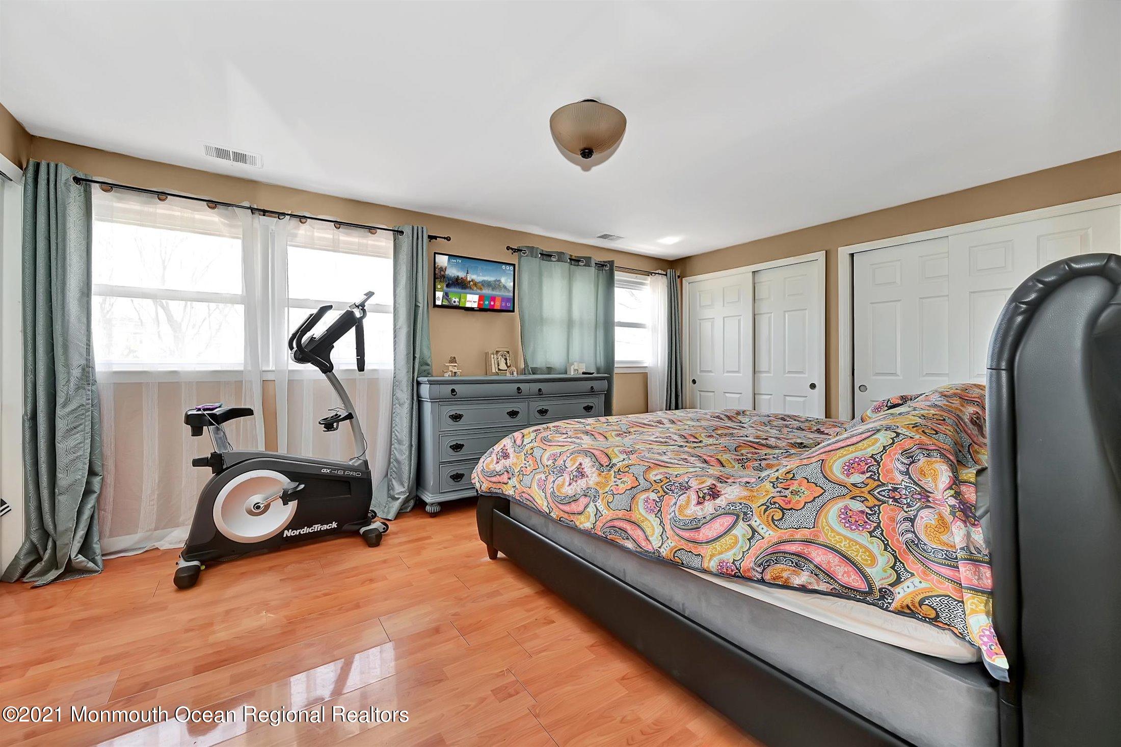115 Old Queens Boulevard Manalapan, NJ 07726 - Photo 19 of 28 19-Master
