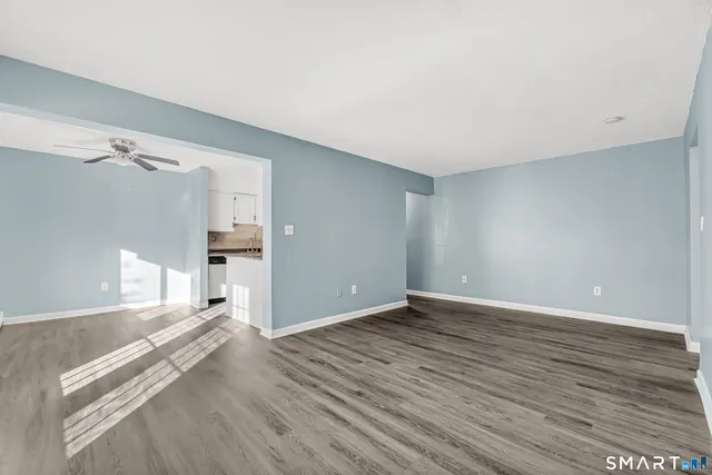 $169,900 | 131 Woodland Drive, Unit 131, Cromwell, CT 06416