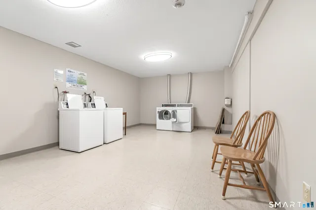 $169,900 | 131 Woodland Drive, Unit 131, Cromwell, CT 06416