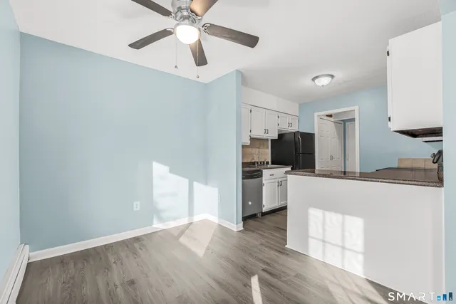 $169,900 | 131 Woodland Drive, Unit 131, Cromwell, CT 06416