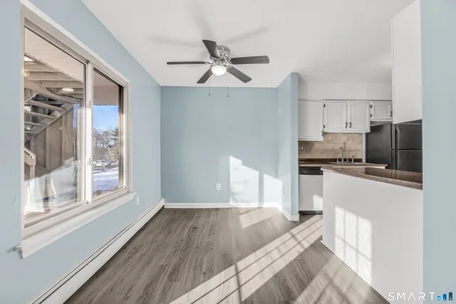 $169,900 | 131 Woodland Drive, Unit 131, Cromwell, CT 06416