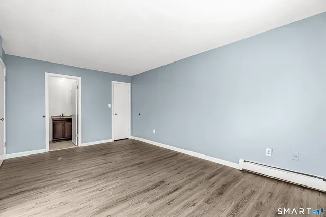 $169,900 | 131 Woodland Drive, Unit 131, Cromwell, CT 06416