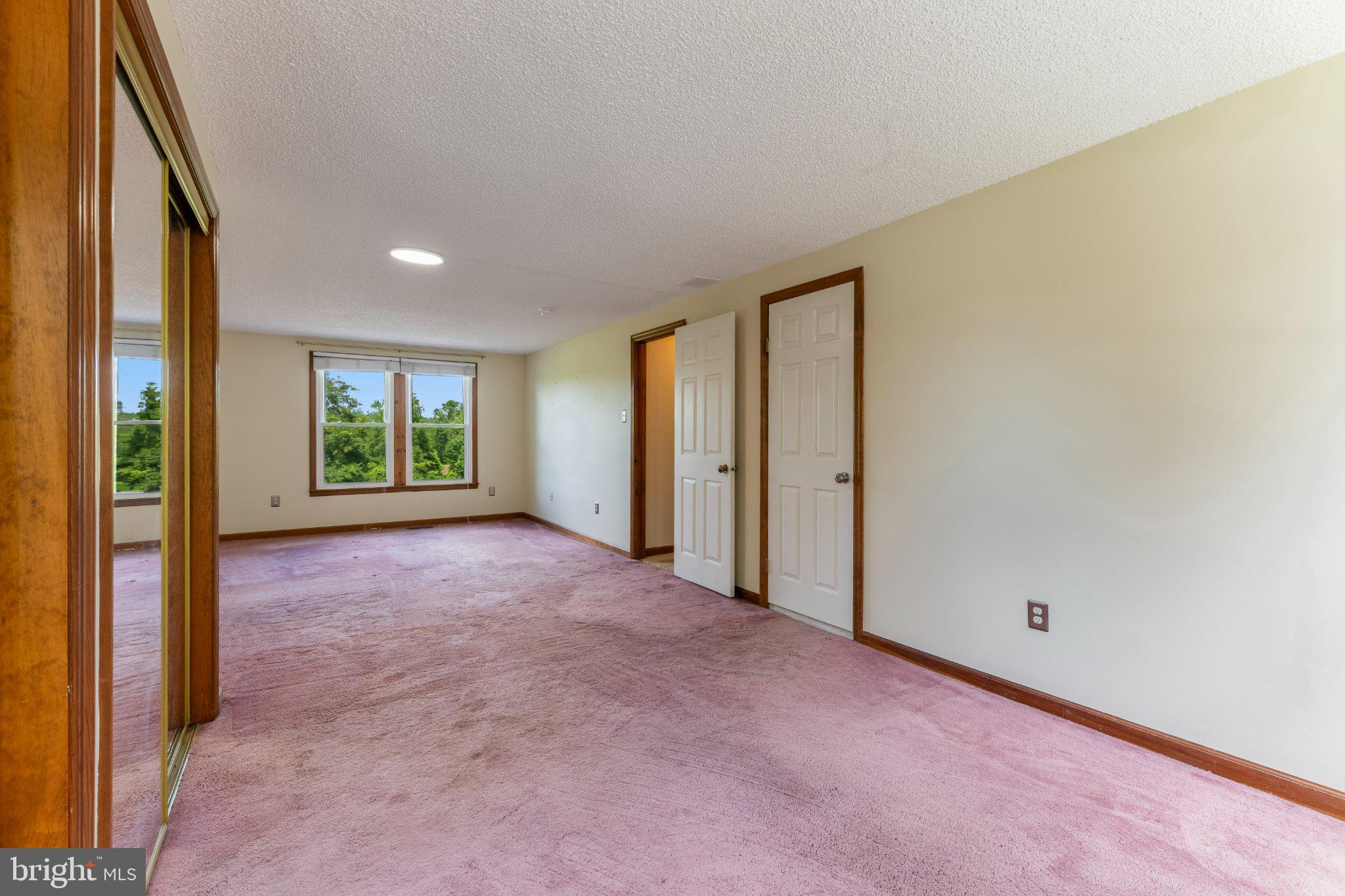 607 Chesterfield Arneytown Road Chesterfield, NJ 08515 - Photo 24 of 57 Spacious room with serene views.