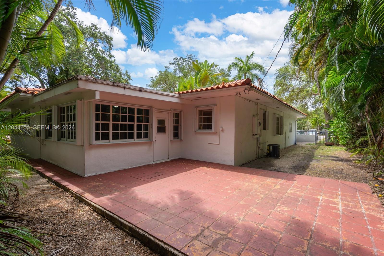 1439 Miller Road Coral Gables, FL 33146 - Photo 13 of 35