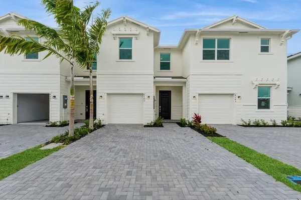 $2,900 | 4547 Hollister Avenue, Lake Worth, FL 33463