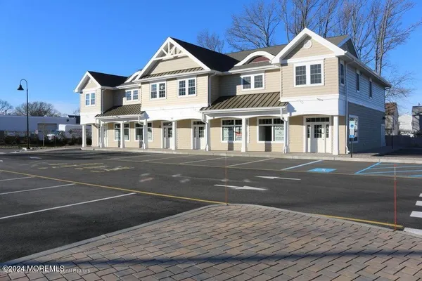 $2,300 | 256 Mantoloking Road, Unit 3A, Brick, NJ 08723