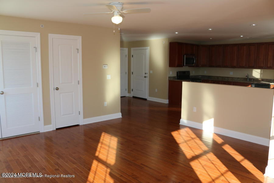 256 Mantoloking Road, Unit 3A Brick, NJ 08723 - Photo 4 of 11 20200810183511310107000000-o