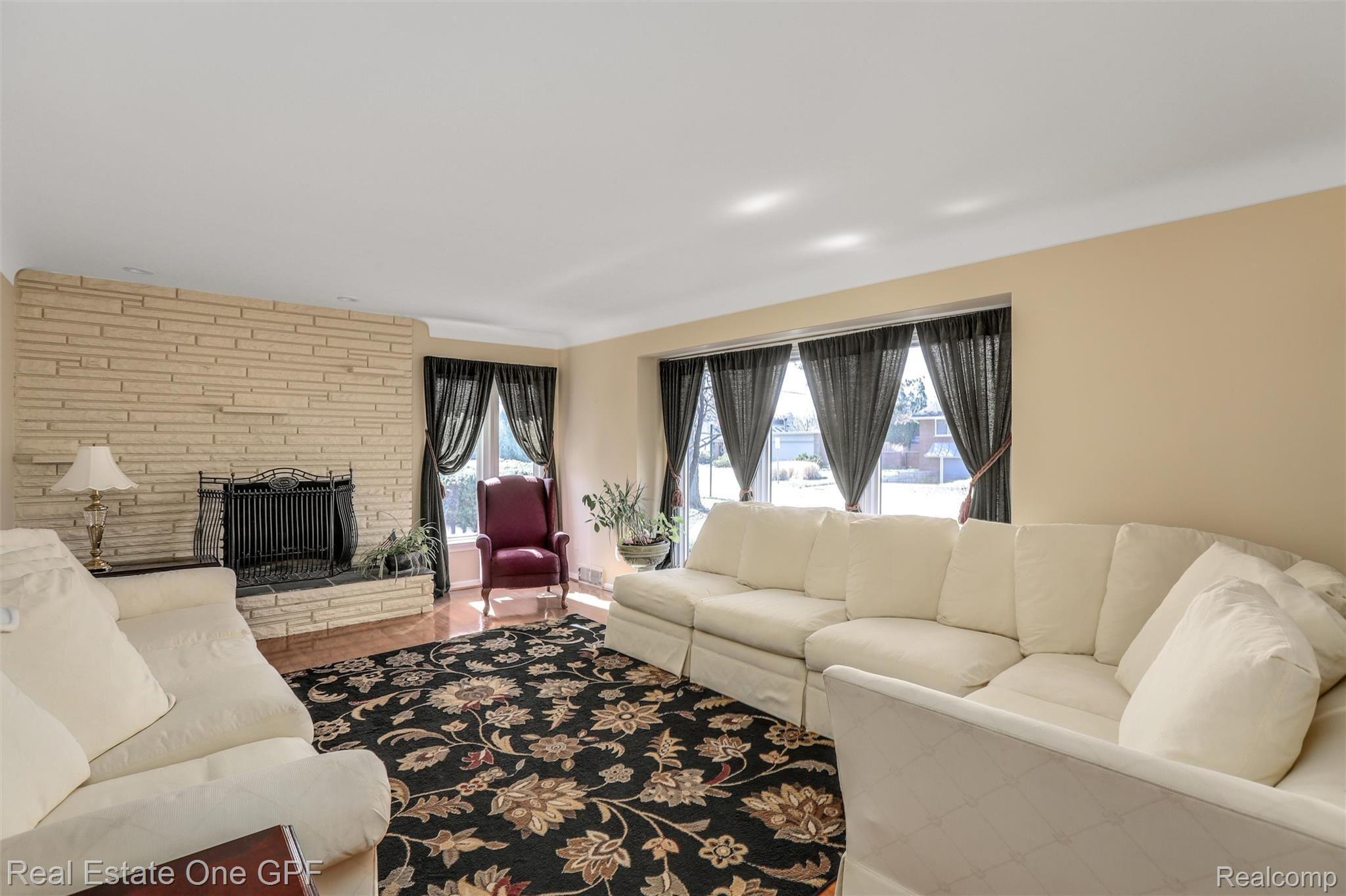 470 Cook Road Grosse Pointe, MI 48236 - Photo 5 of 47 08-470 Cook Rd0002.jpg