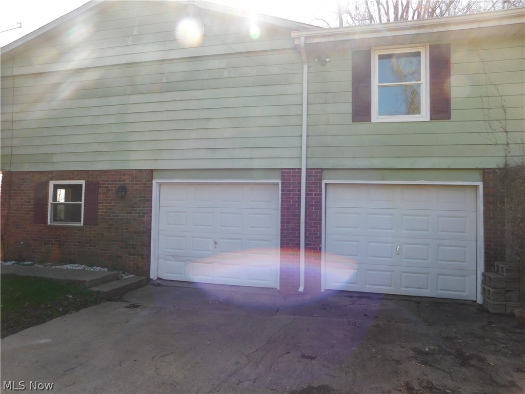 116 Locust Drive Barnesville, OH 43713 - Photo 3 of 27