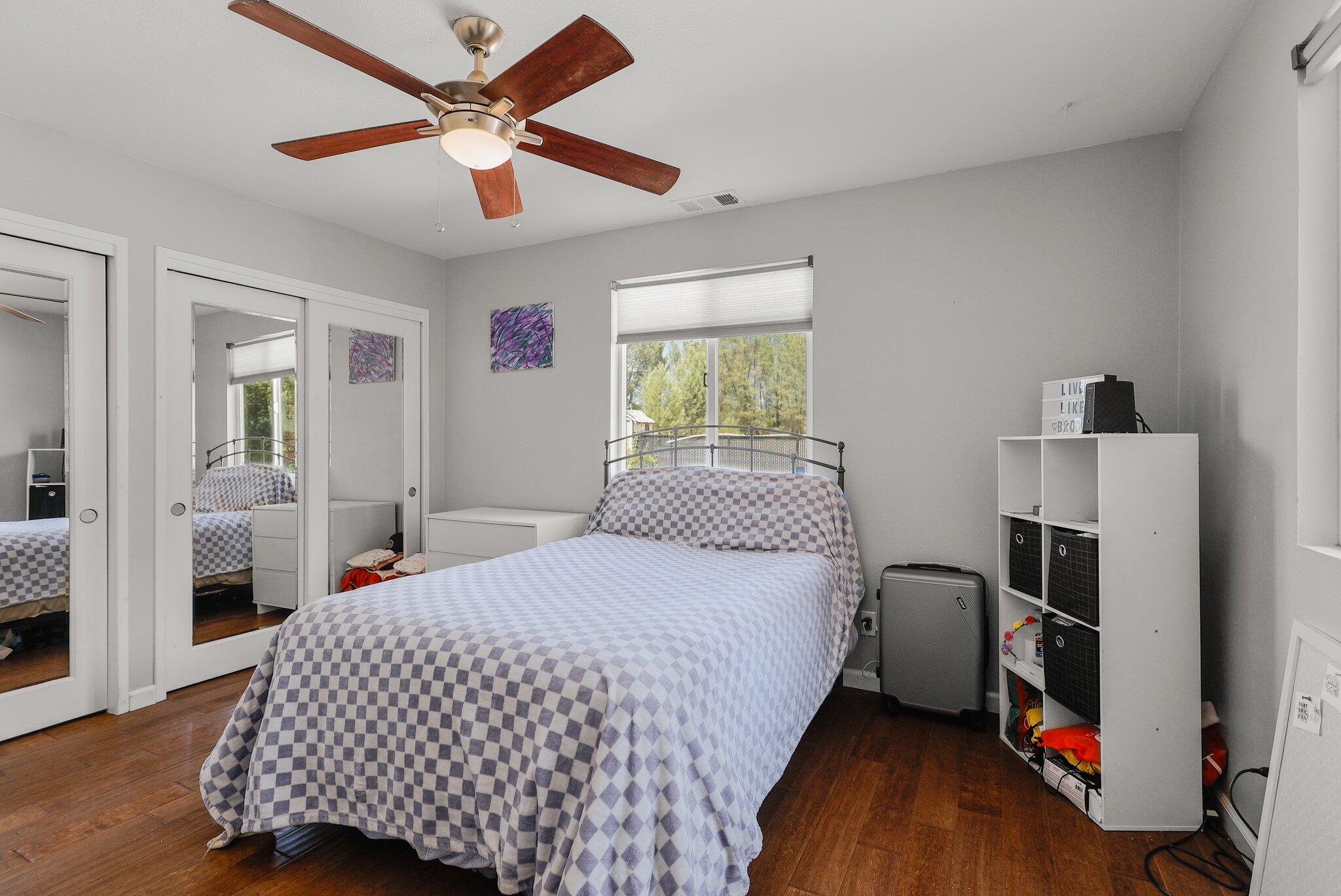13709 Bear Mountain Road Redding, CA 96003 - Photo 20 of 36 Bedroom 3