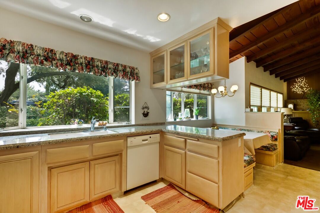 1653 Kinneloa Mesa Road Pasadena, CA 91107 - Photo 13 of 54