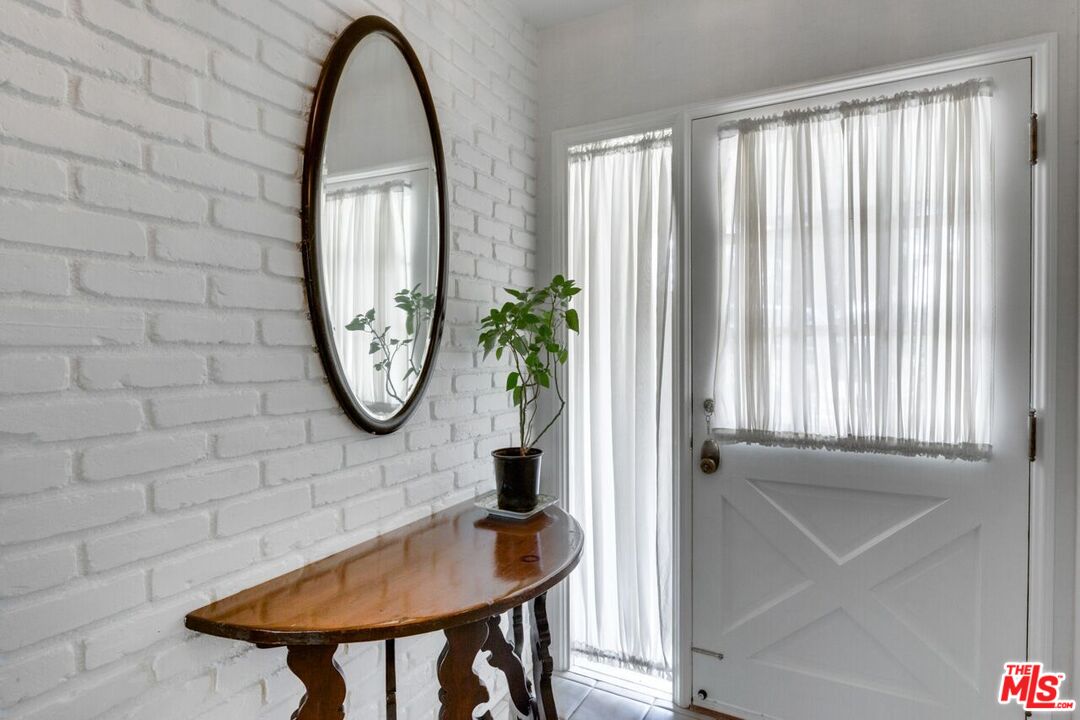 1653 Kinneloa Mesa Road Pasadena, CA 91107 - Photo 3 of 54