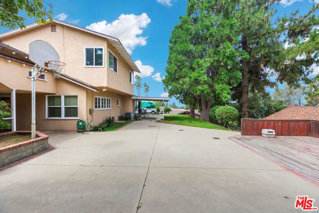 1653 Kinneloa Mesa Road Pasadena, CA 91107 - Photo 30 of 54