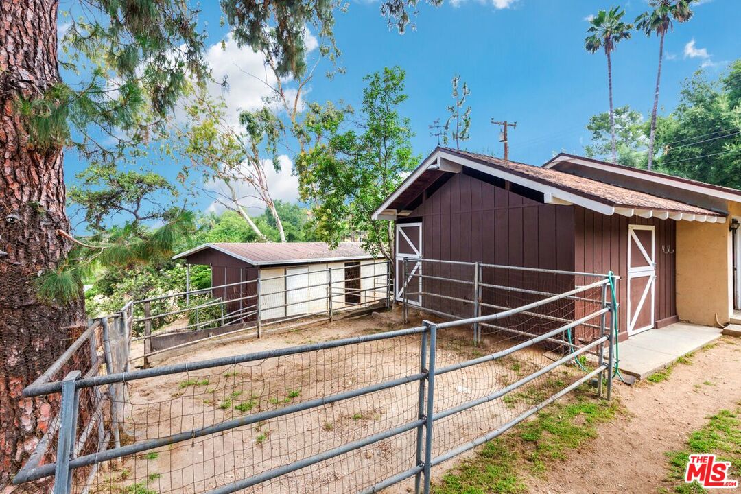 1653 Kinneloa Mesa Road Pasadena, CA 91107 - Photo 33 of 54