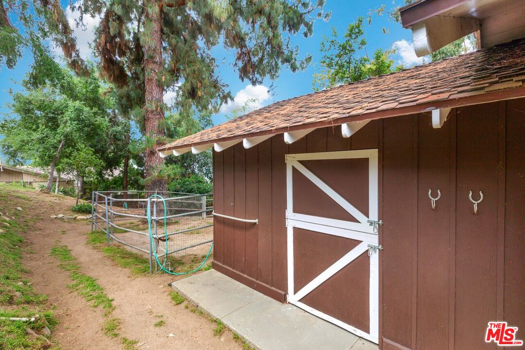 1653 Kinneloa Mesa Road Pasadena, CA 91107 - Photo 35 of 54