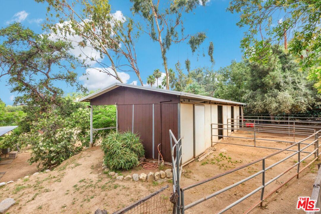 1653 Kinneloa Mesa Road Pasadena, CA 91107 - Photo 36 of 54