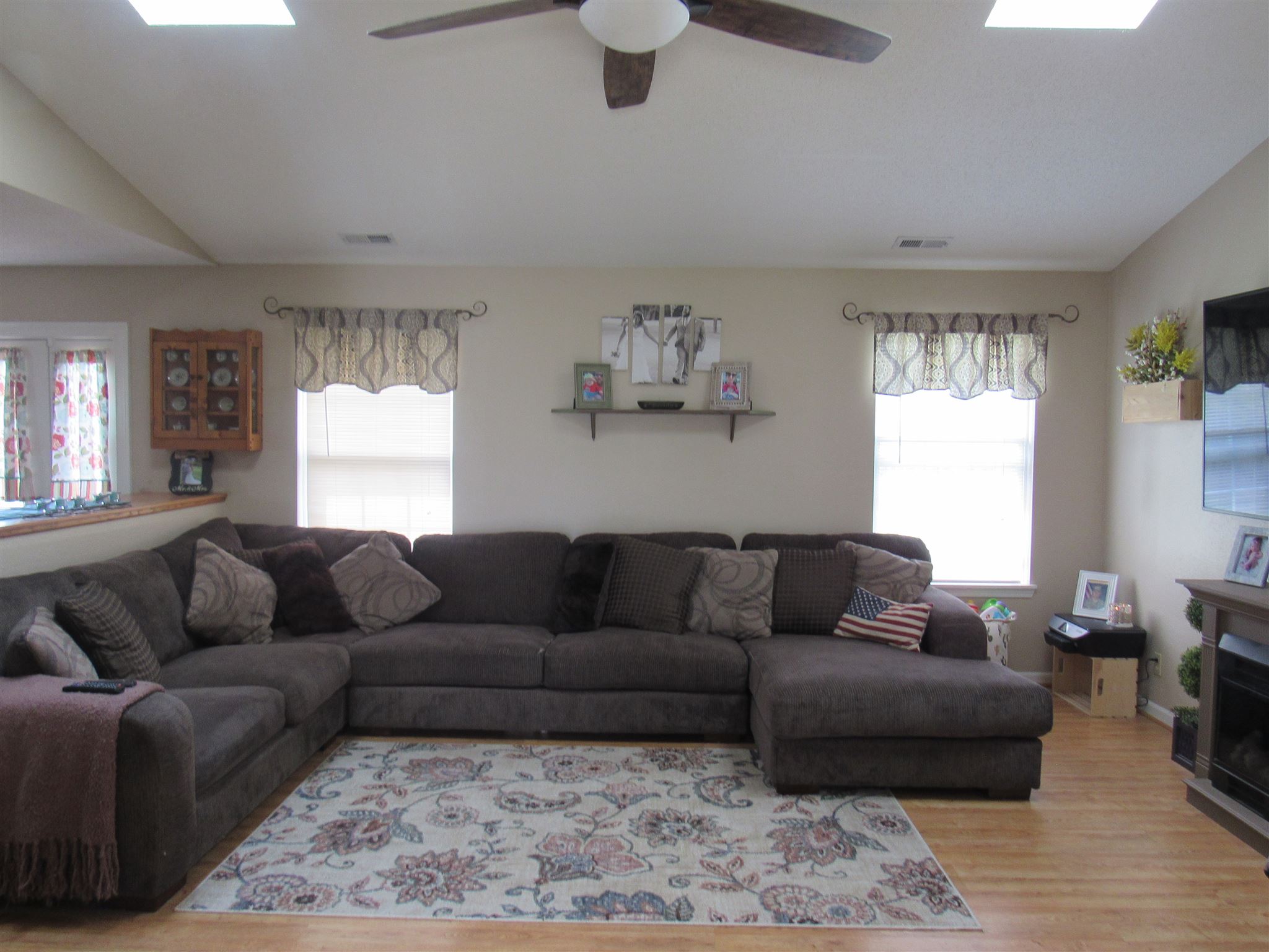 802 Springwater Road Kokomo, IN 46902 - Photo 3 of 23