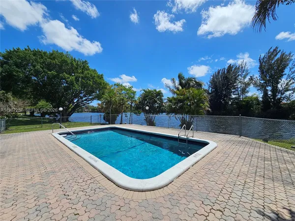 $1,900 | 3301 Spanish Moss Terrace, Unit 708, Lauderhill, FL 33319