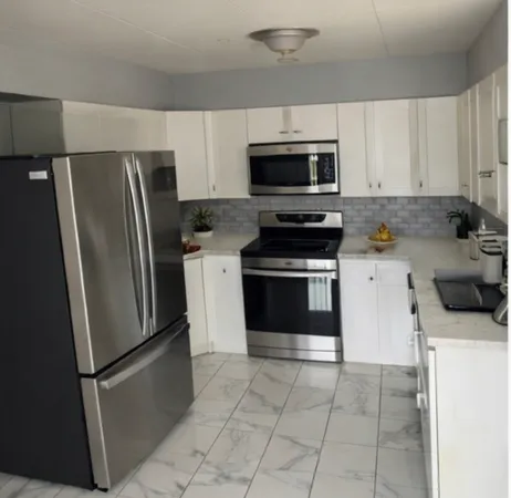 $2,350 | 3158 West 88th Street, Unit 101, Evergreen Park, IL 60805