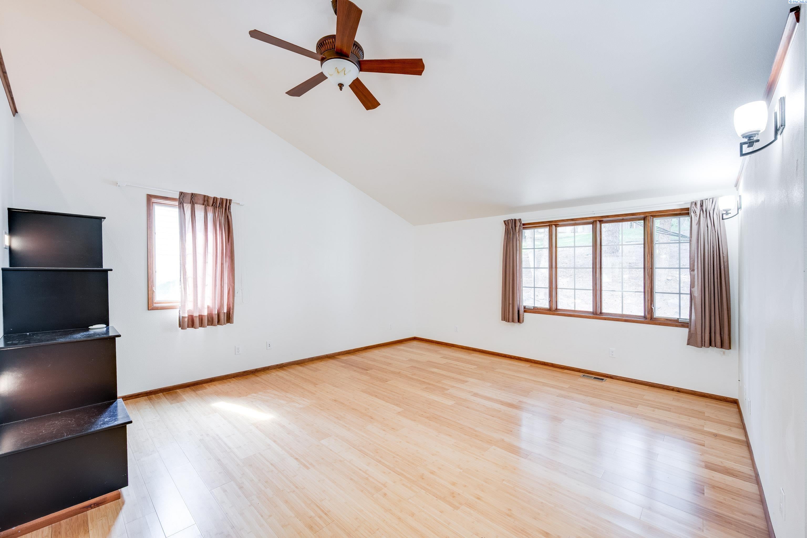 1007 Southeast Glen Echo Road Pullman, WA 99163 - Photo 14 of 38 Gallery Image 14