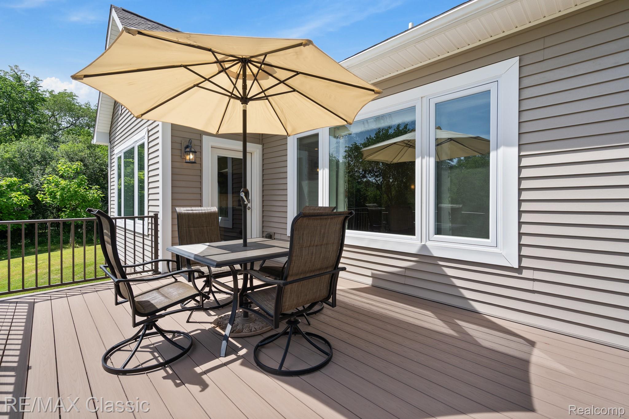 2887 West Joy Road Ann Arbor, MI 48105 - Photo 15 of 44 Deck