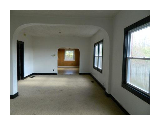 626 Dayton Springfield Road Springfield, OH 45506 - Photo 2 of 9